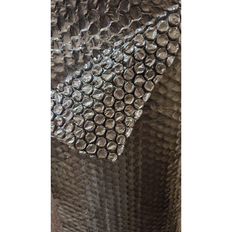 

Bubble Wrap Untuk Melindungi Paket. Jika tidak CO bubblewrap, kerusakan akibat perjalanan pengiriman TIDAK menjadi tanggung jawab SELLER