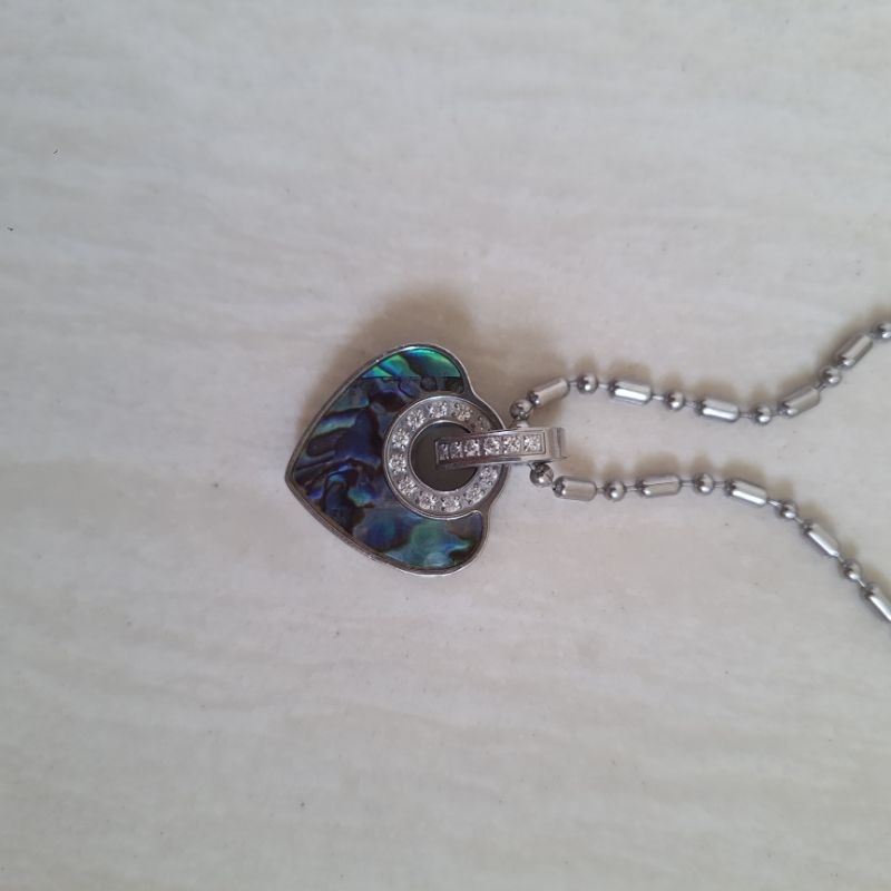 MCI kalung dan liontin kesehatan