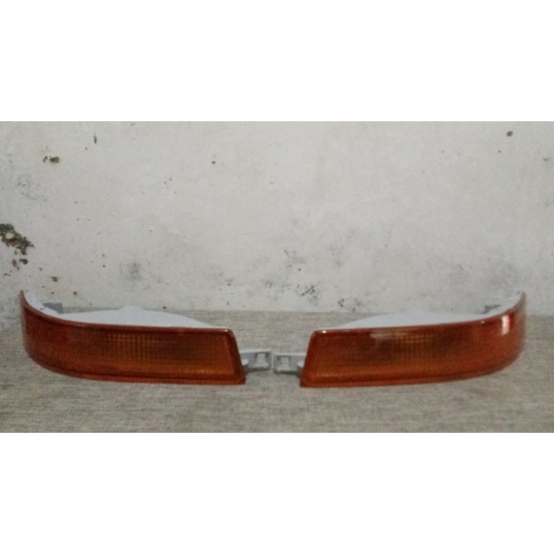 lampu sein sen bumper bemper depan Toyota Corolla Great thn 1990-1991