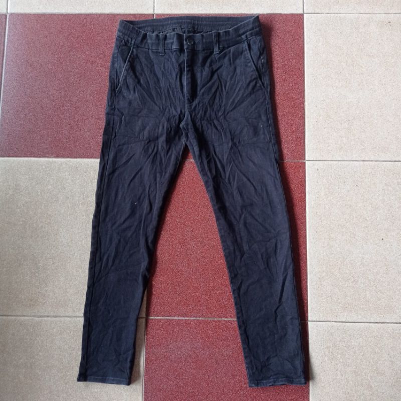celana panjang/chinos Azul by moussy hitam