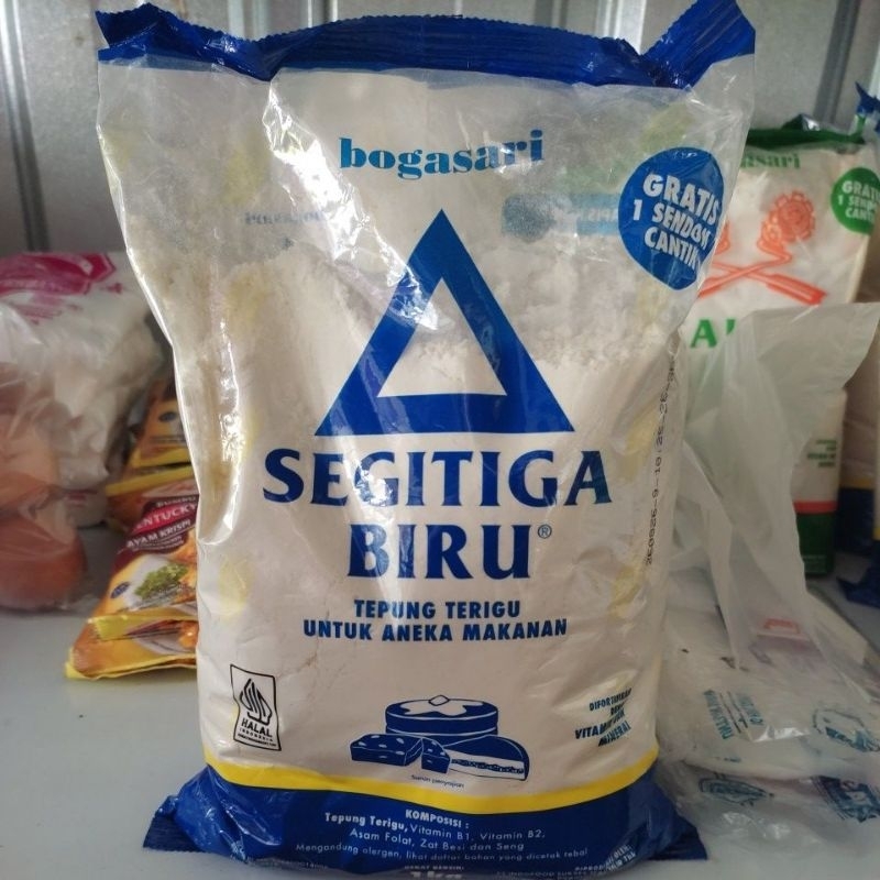 

Tepung Segitiga Biru 1kg Bogasari