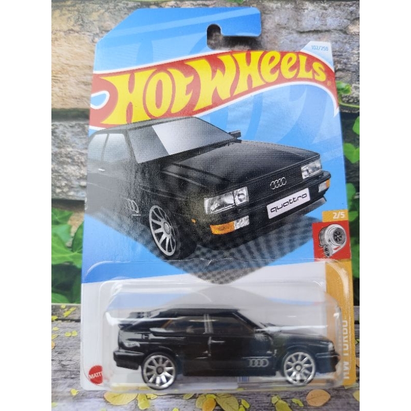 Hotwheels '87 audi quattro hitam