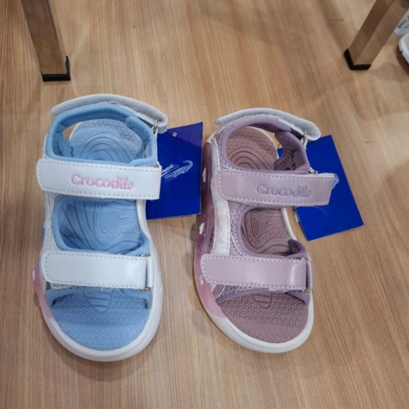 New sepatu sandal anak cewek LED by CROCODILE