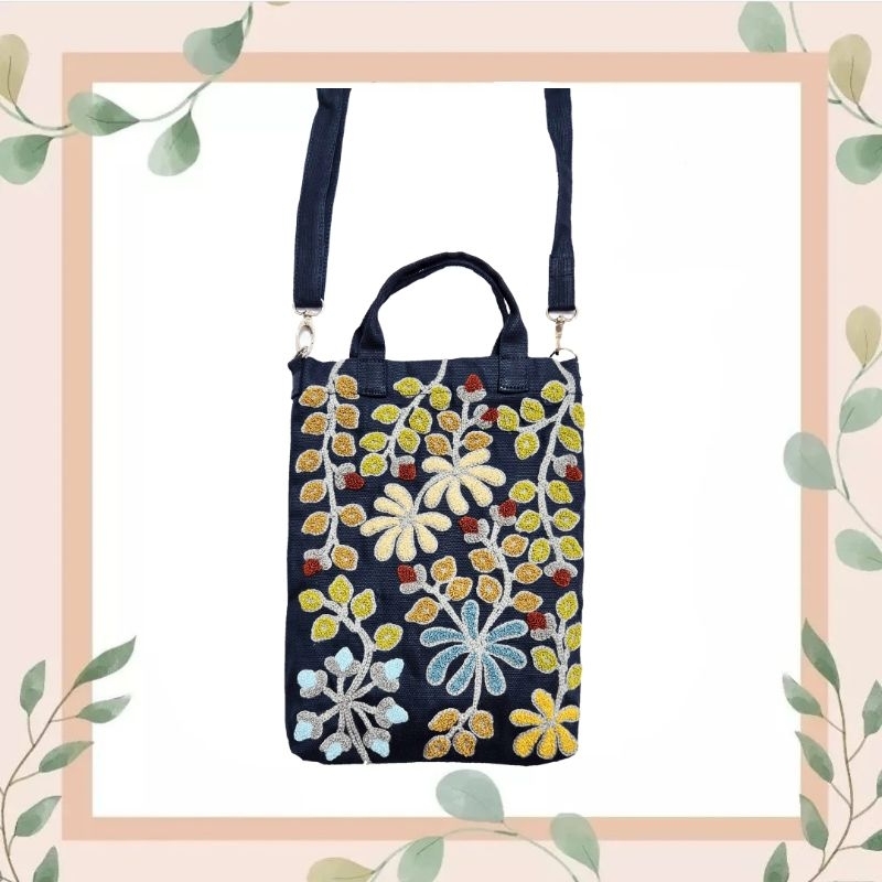 Tas Slempang Clara warna biru navy