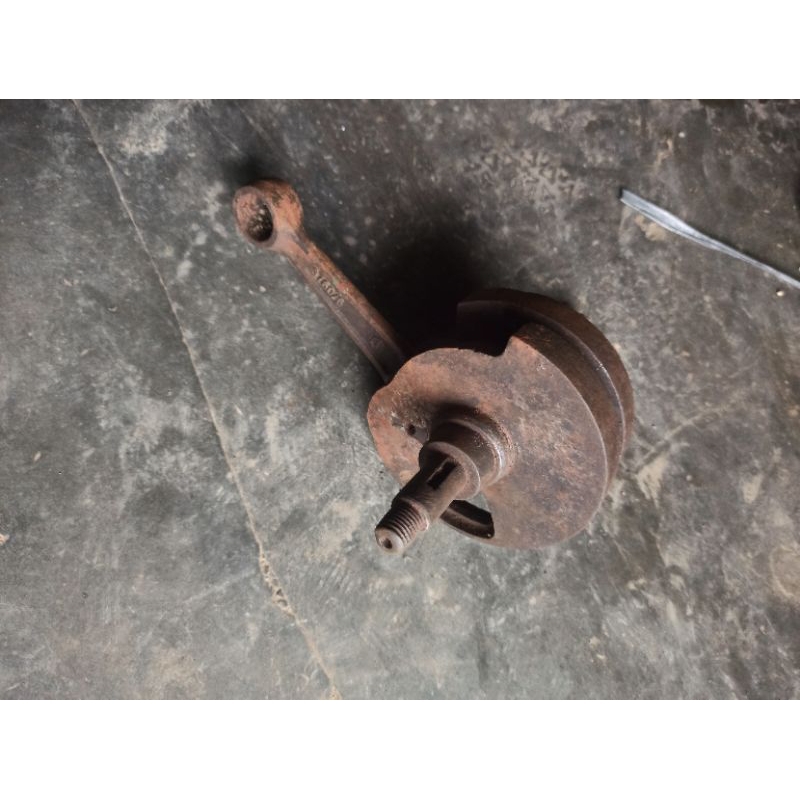 KRUK AS VESPA AS BESAR