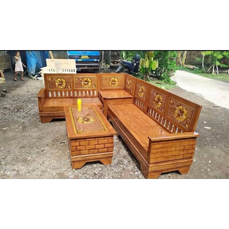 KURSI TAMU SUDUT PIRAMID KAYU JATI TUA