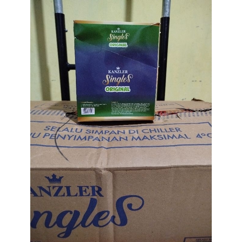 

Kanzler Singles,ada bonus di setiap box