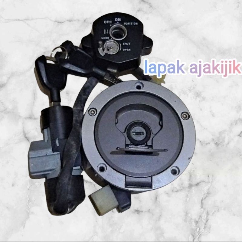 kunci kontak set CBR 150R k45G CBR 150R k45N original