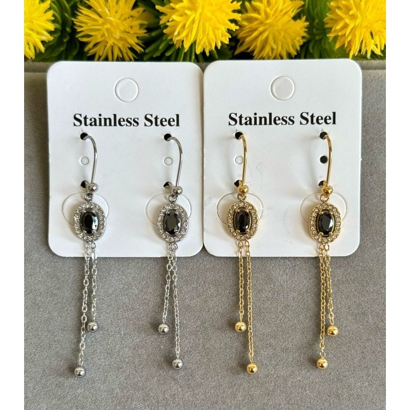 Anting titanium juntai mata hitam