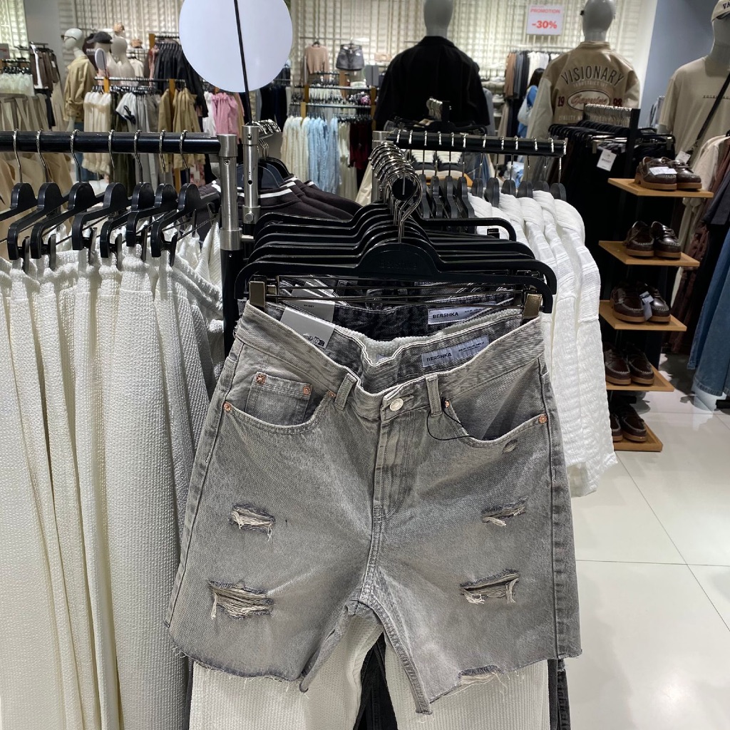 Jastip. Ripped Jeans Pendek Bershka (Man)