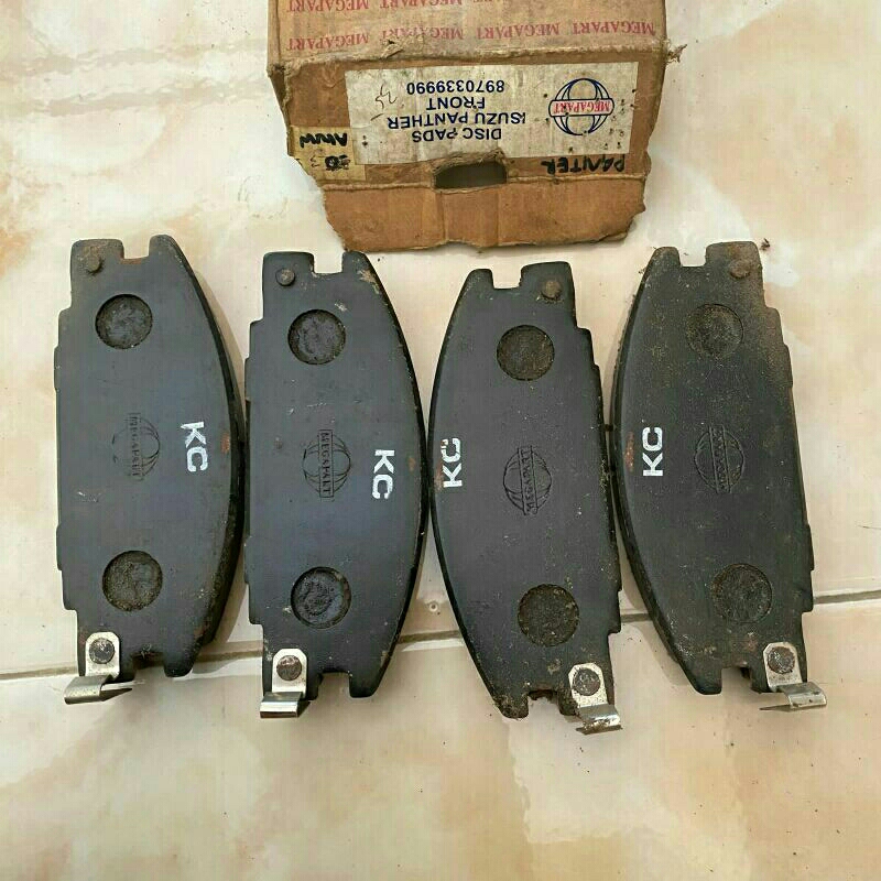 kampas rem depan isuzu panther