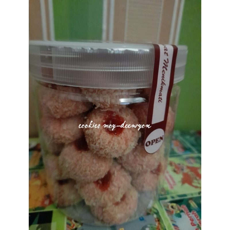 

kue thumbprint coconut strawberry