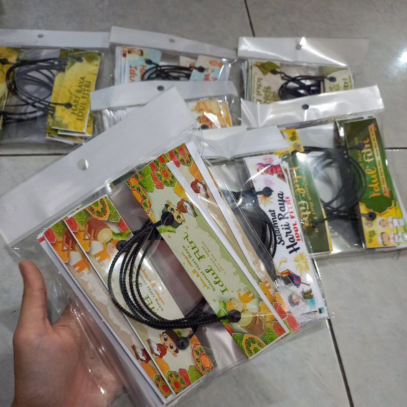 

PLASTIK HAMPERS SNACK