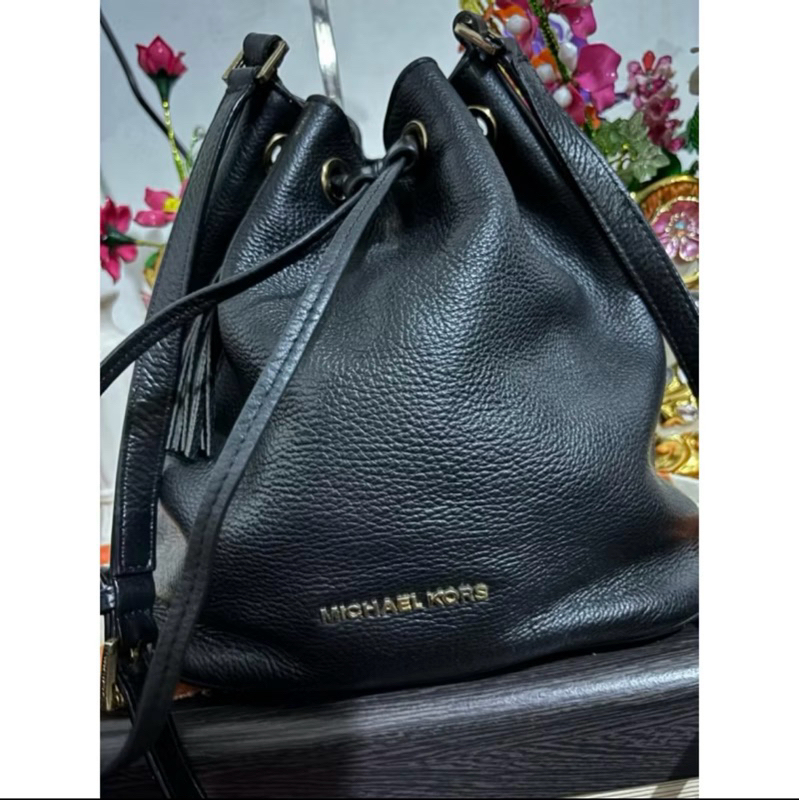 (PRELOVED) mk serut bucket Michael kors kulas authentic