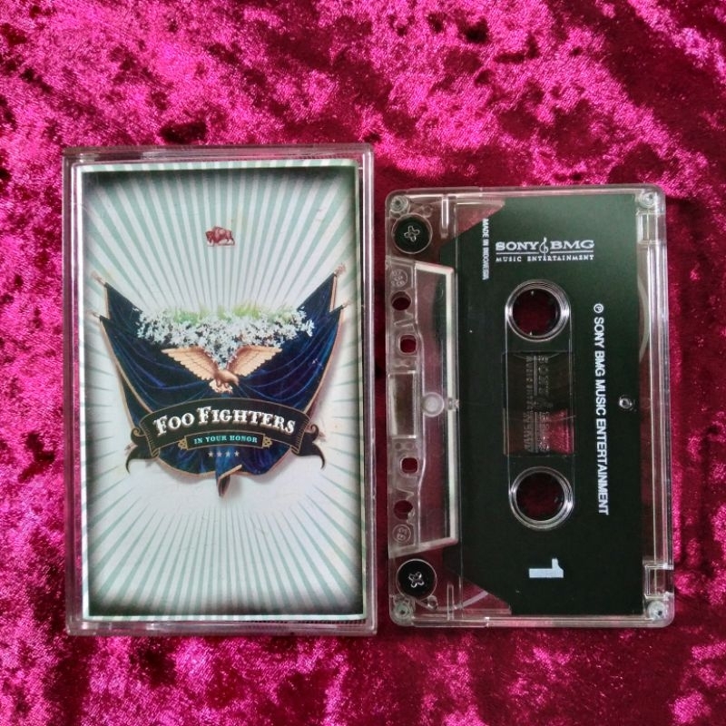 Kaset Foo Fighters - In Your Honor