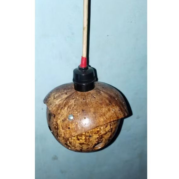KAP LAMPU GANTUNG LAMPU KAMAR LAMPU CAFE LAMPU RESTORAN KERAJINAN TANGAN BATOK KELAPA