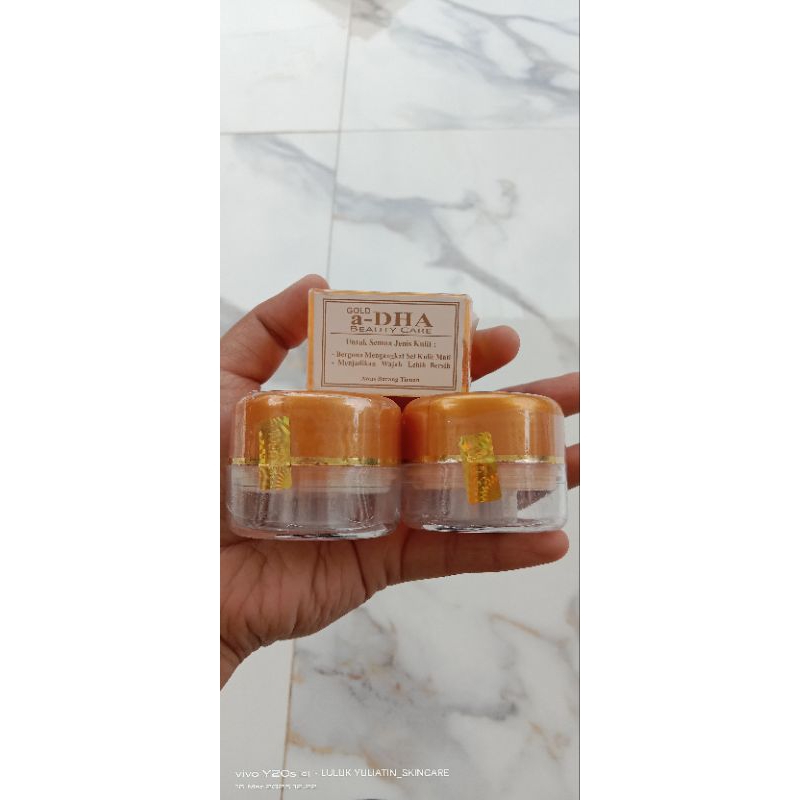 DHA holo gold super original