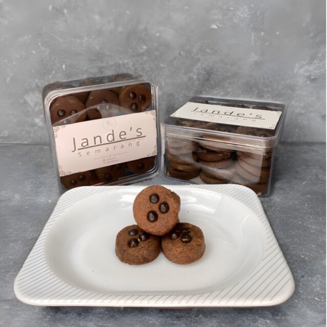 

Kue kering Cookies chocochips premium wijsman by Jande's