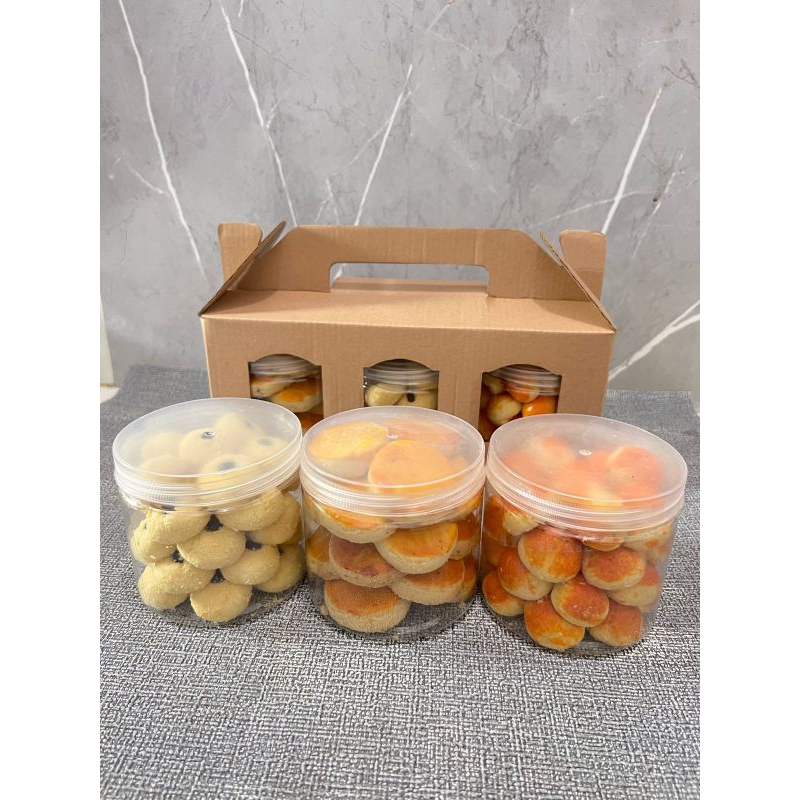 

PAKET HAMPERS LEBARAN KUE KERING ISI 3TOPLES 300GR KUE NASTAR MONDE KACANG