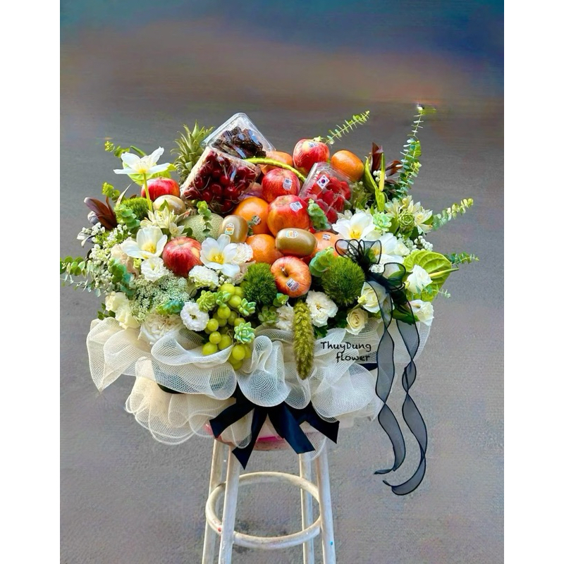 

the fruits hampers bouquets bucket buket buah bunga segar siap pakai dan kirim kapan saja kemana saja dimana saja order segera kekasih sahabats cuss order siap pakai hampers lebaran