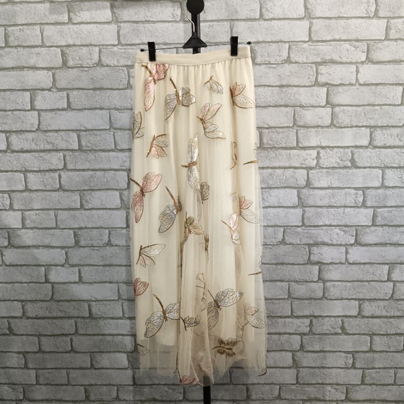 ROK TILE MOTIF KUPU KUPU