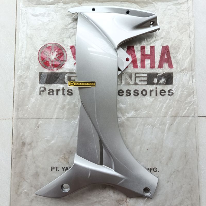 Cover Body Bodi depan 5TP Sayap Samping Kiri Dalam Silver Jupiter Z Burhan 115 Ori Ygp