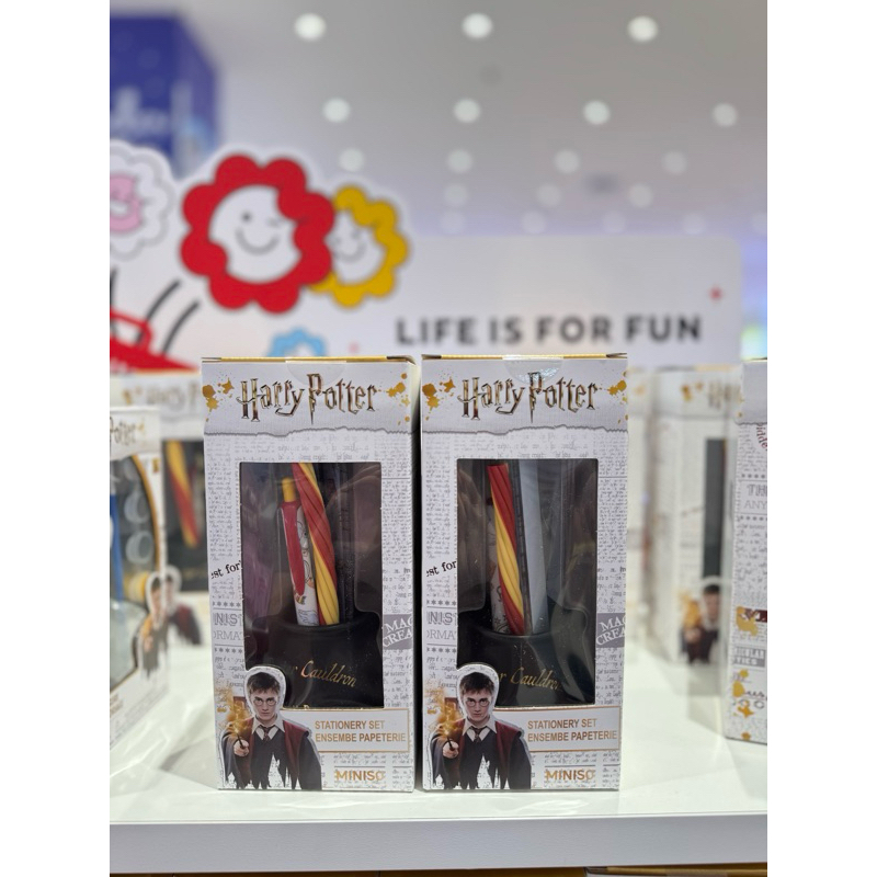 

READY STOCK! MINISO X HARRY POTTER PEWTER CAULDRON STATIONERY SET BALLPOINT, PENGGARIS DLL