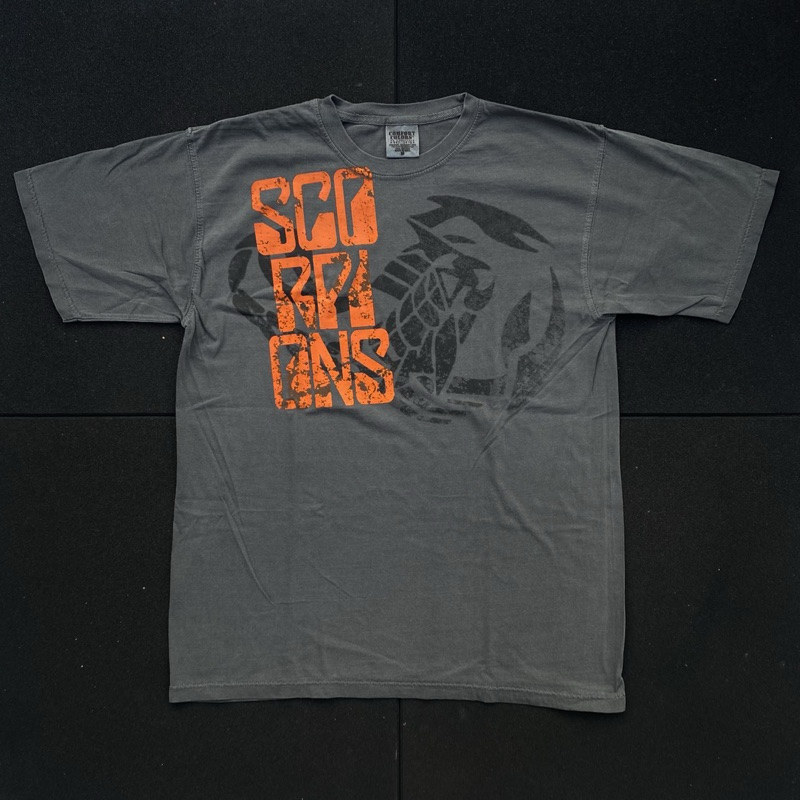 Tshirt Band Pria Wanita Scorpions - Shoulder Logo Humanity Tour Original Official