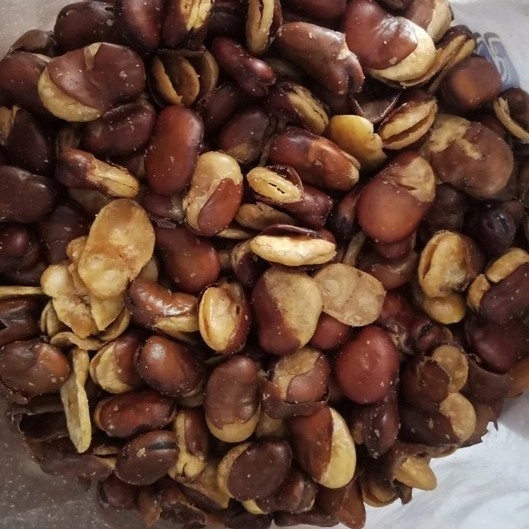 

PREMIUM KACANG KORO KULIT 1 KG RENYAH ENAK GURIH