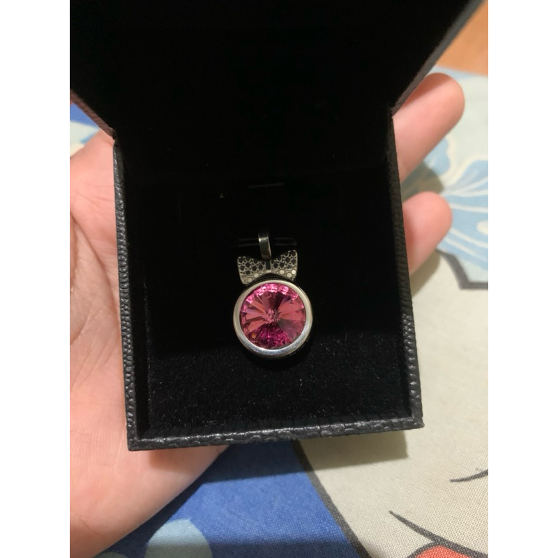 

Kalung KK Liforce Rose Ribbon Crystal Anti Radiasi Elektromagnetik USA Technology