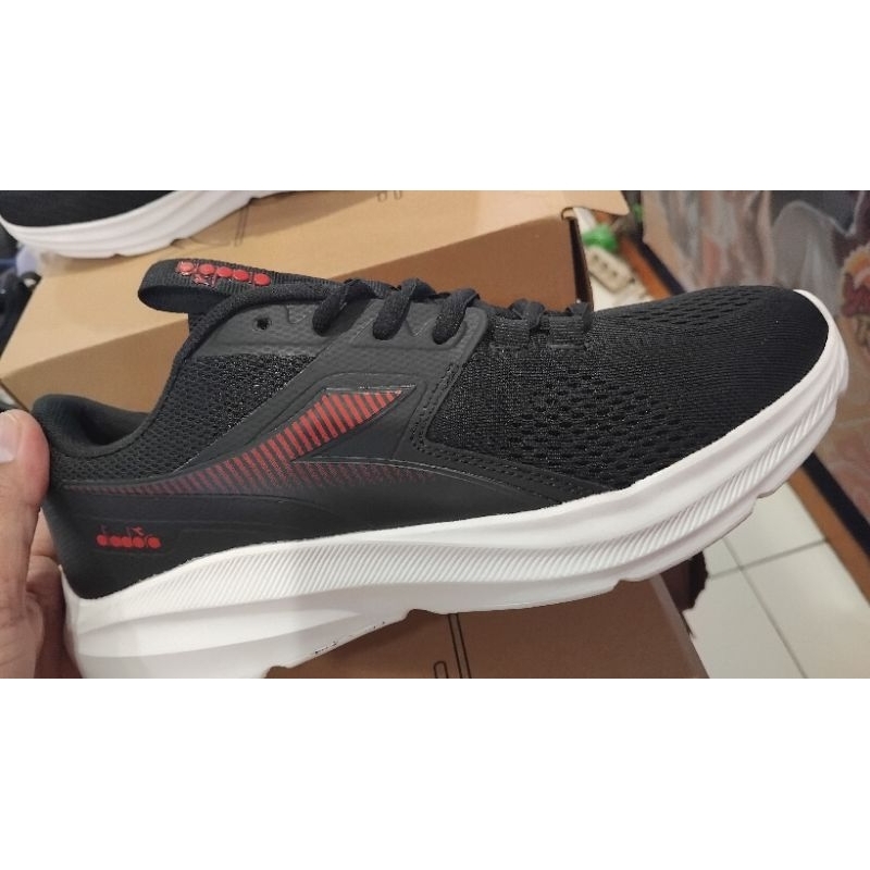 Sepatu Diadora Original size 41(sport station)