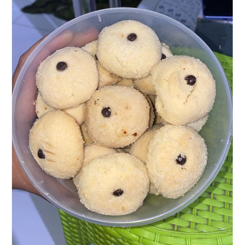 

KUE KACANG JEMBER ORIGINAL / MONSU KING BAKERY