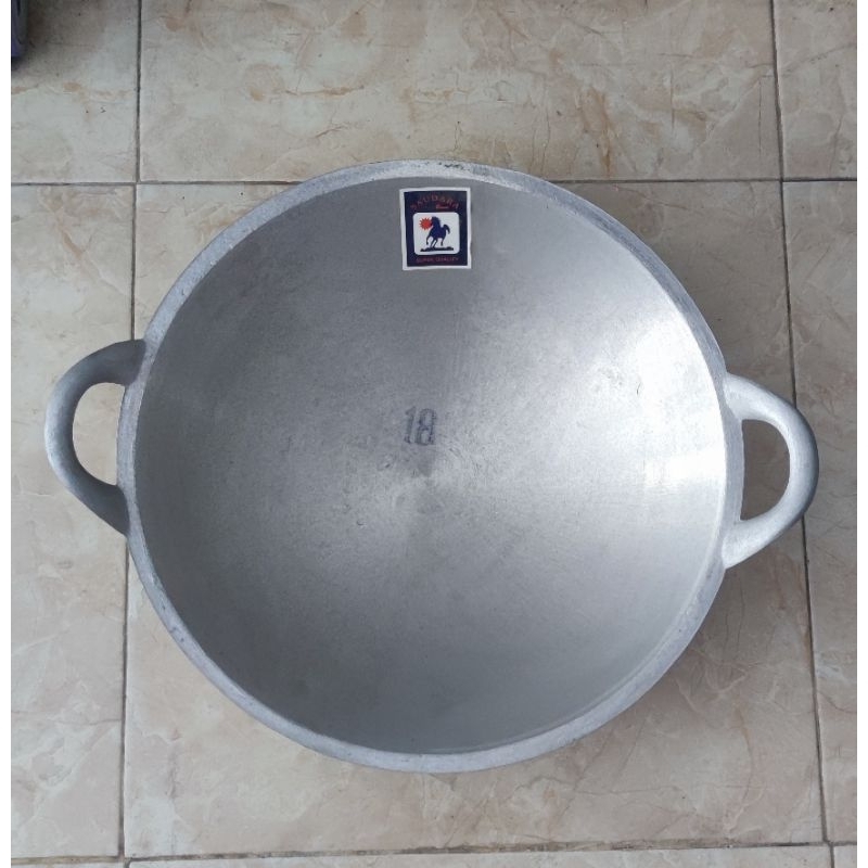 Wajan diameter No 18 40cm Saudara Brand Besar Tebal Besi Cor Super Quality