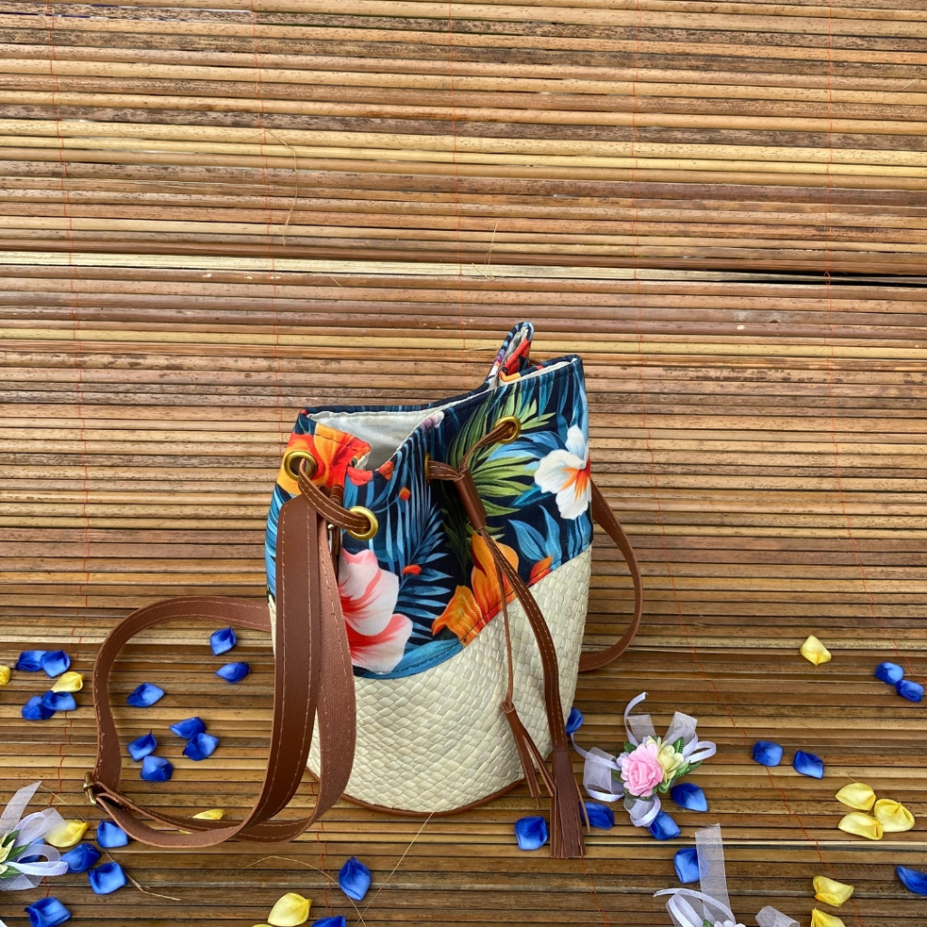 Tas Selempang Anyaman Pandan kanvas  serut Motif Bunga