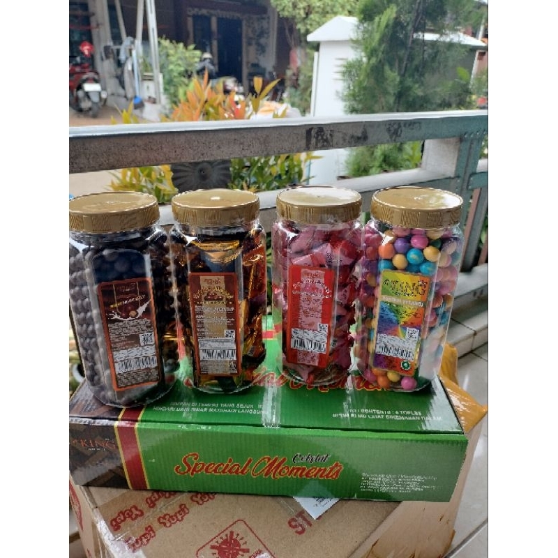 

Cokelat D'King Special Moments Dus ( Almond, Megabol, Chocoberry, Rainbow)