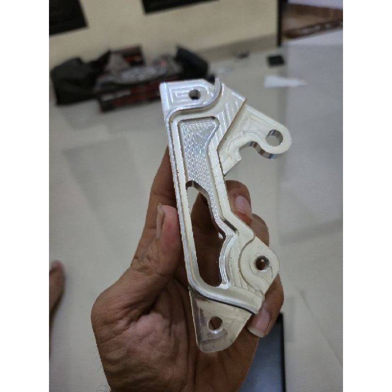 BREKET KALIPER PCX CBS DISK260MM