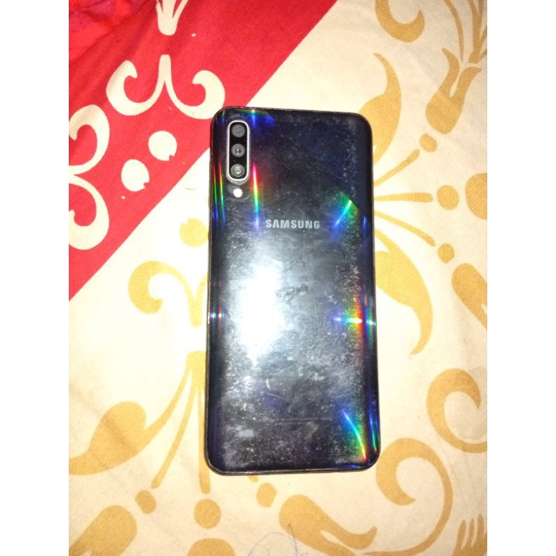 hp samsung a50 minus sehelai selebihnya aman ram 4/64