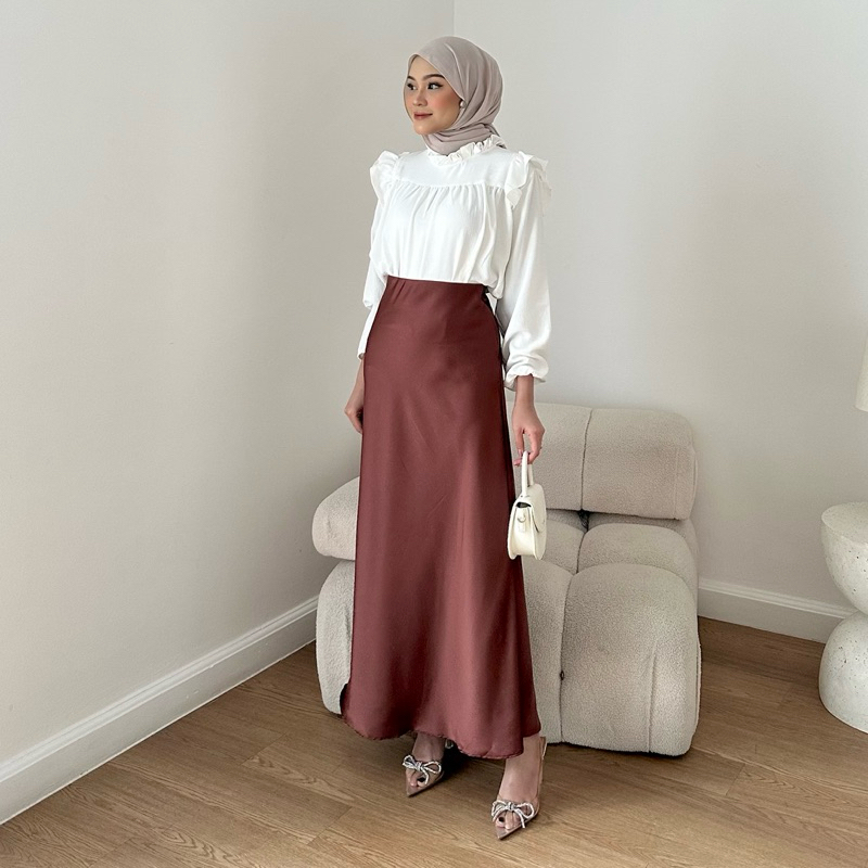 Dezhaf - Kiana Satin Skirt / Rok Satin A Line