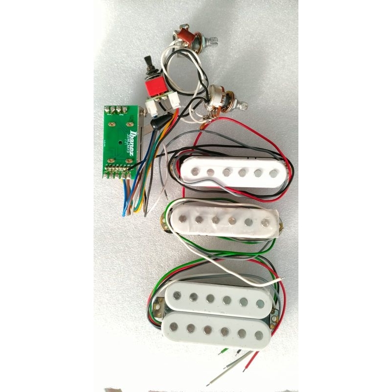 AZ ESSENTIALS IBANEZ