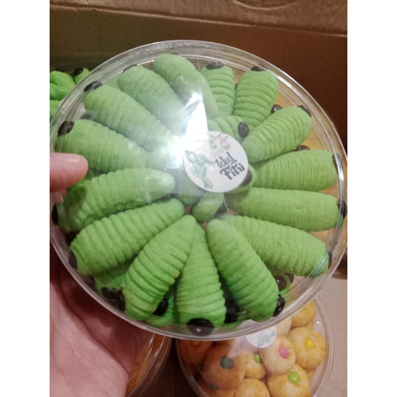 

cuman disini kue pertoples cuman 20ribuan isi/toples 300gram request chat