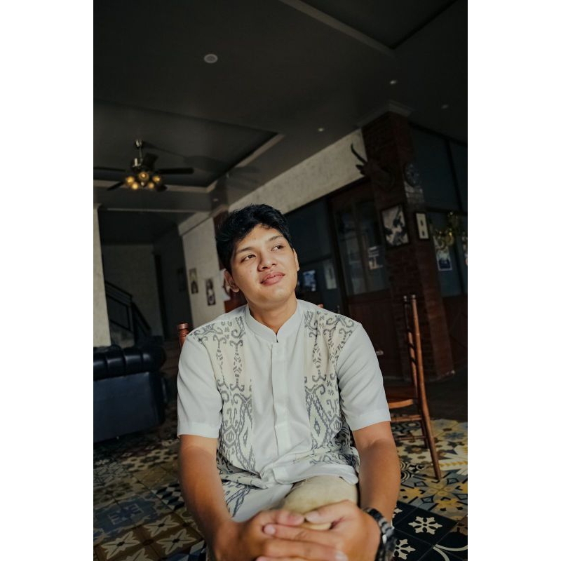 Baju Atasan Hem Tenun Pria Moderen Lombok NTB//Hem Raya Lengan Pendek