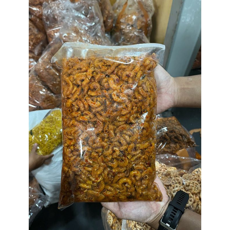 

MAKARONI CIKRUH PEDAS DAUN JERUK 1 KG TERMURAH MANTAP