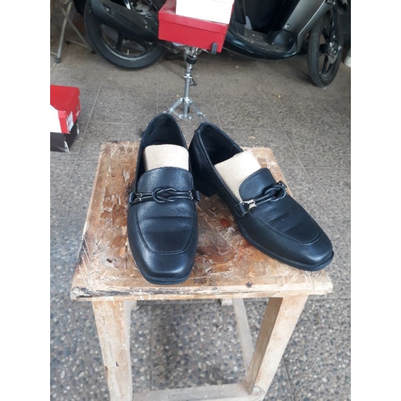 Sepatu andrew kulit untuk wanita ukuran 37