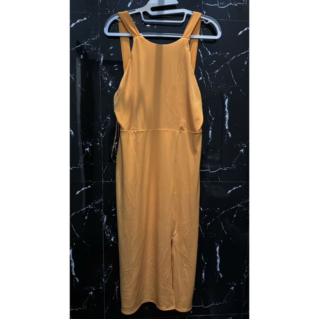 PRELOVED YELLOW DRESS LONG DRESS WITH SLIT BAJU PANTAI SEXY BEACHWEAR KUNING