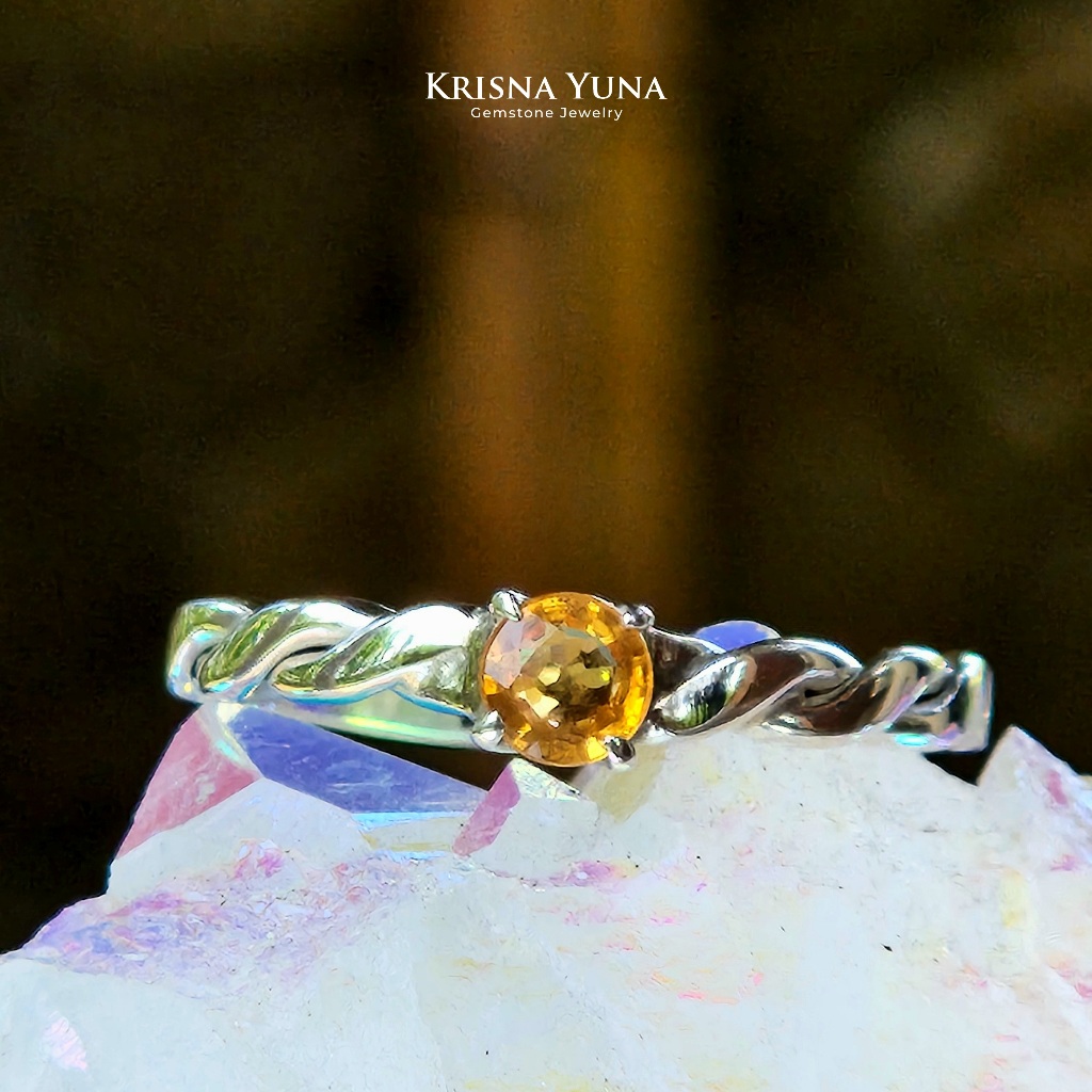 Natural Srilankan Yellow Sapphire Ring