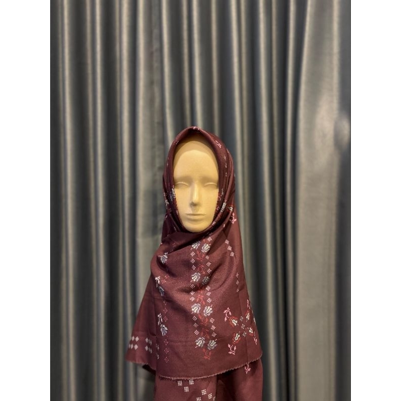 Hijab Voal Maroon Motif