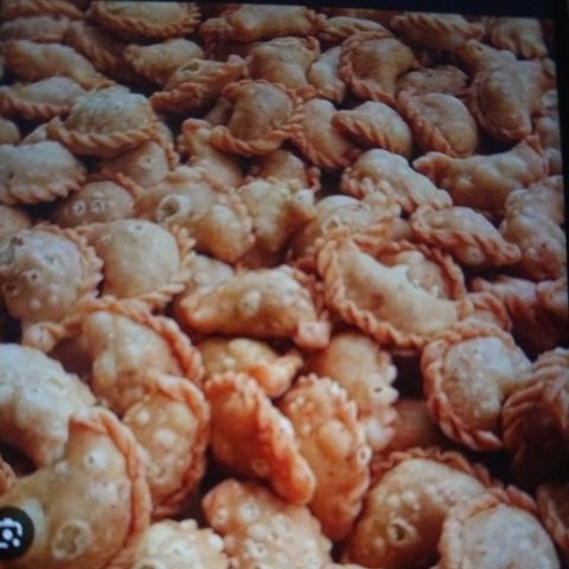 

pastel isi abon