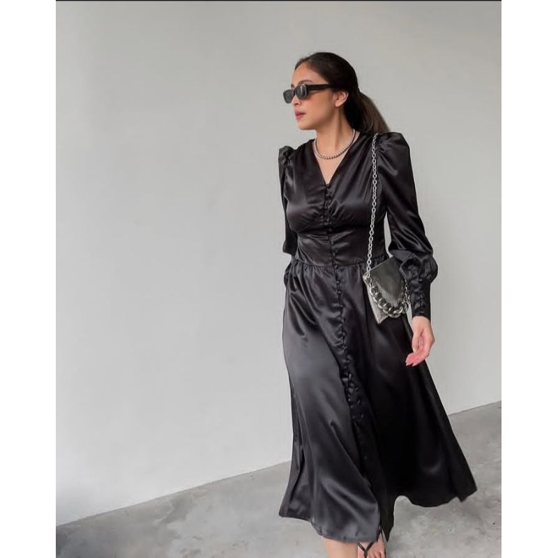 [NEW] Oemo Satin Dress Raya Outfit