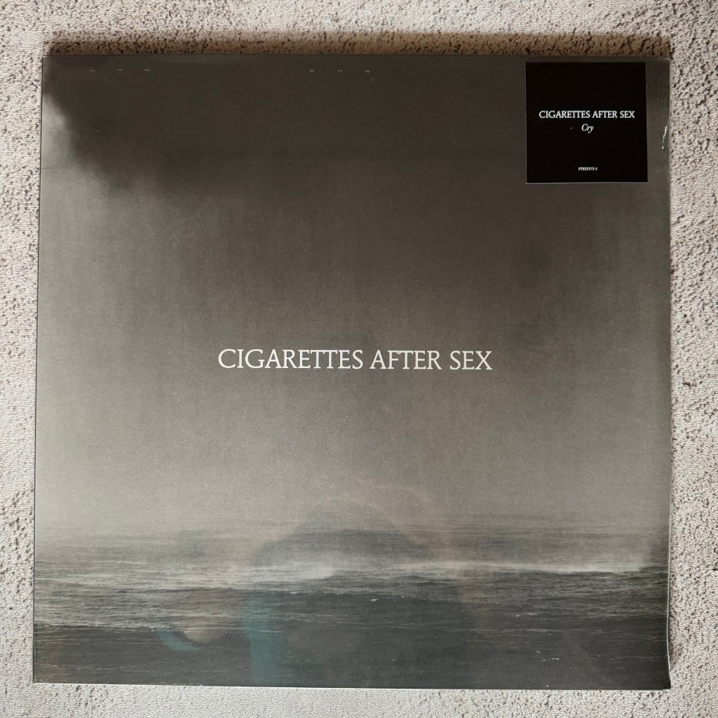 Vinyl Piringan Hitam - Cigarettes After Sex - Cry