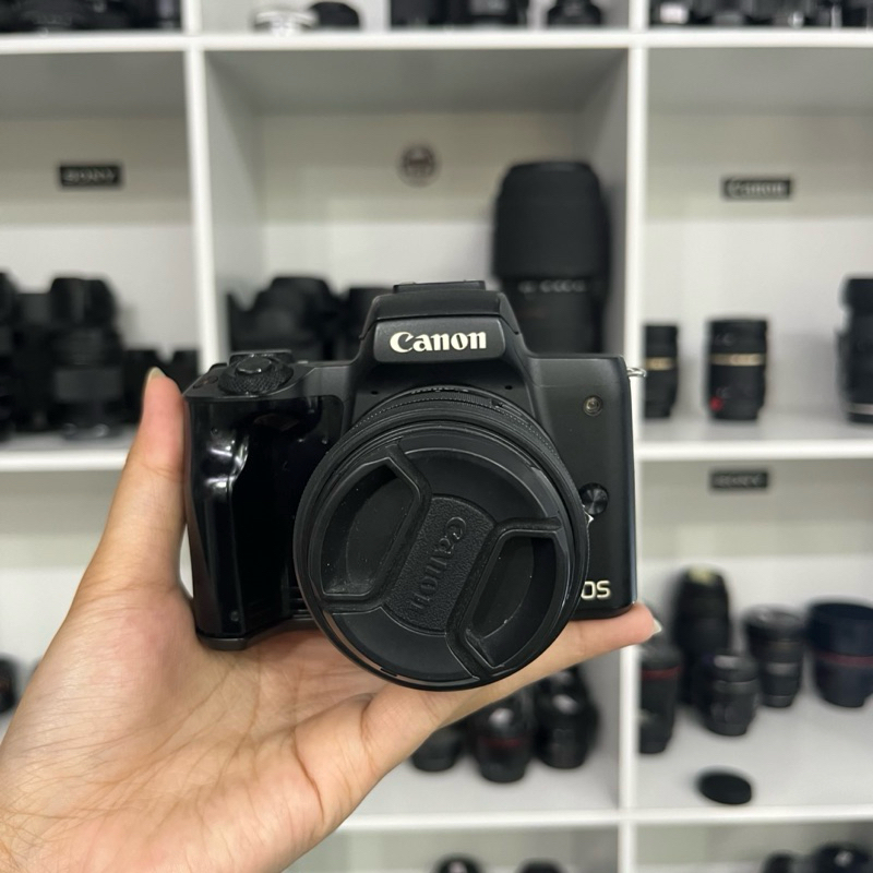 CANON EOS M50